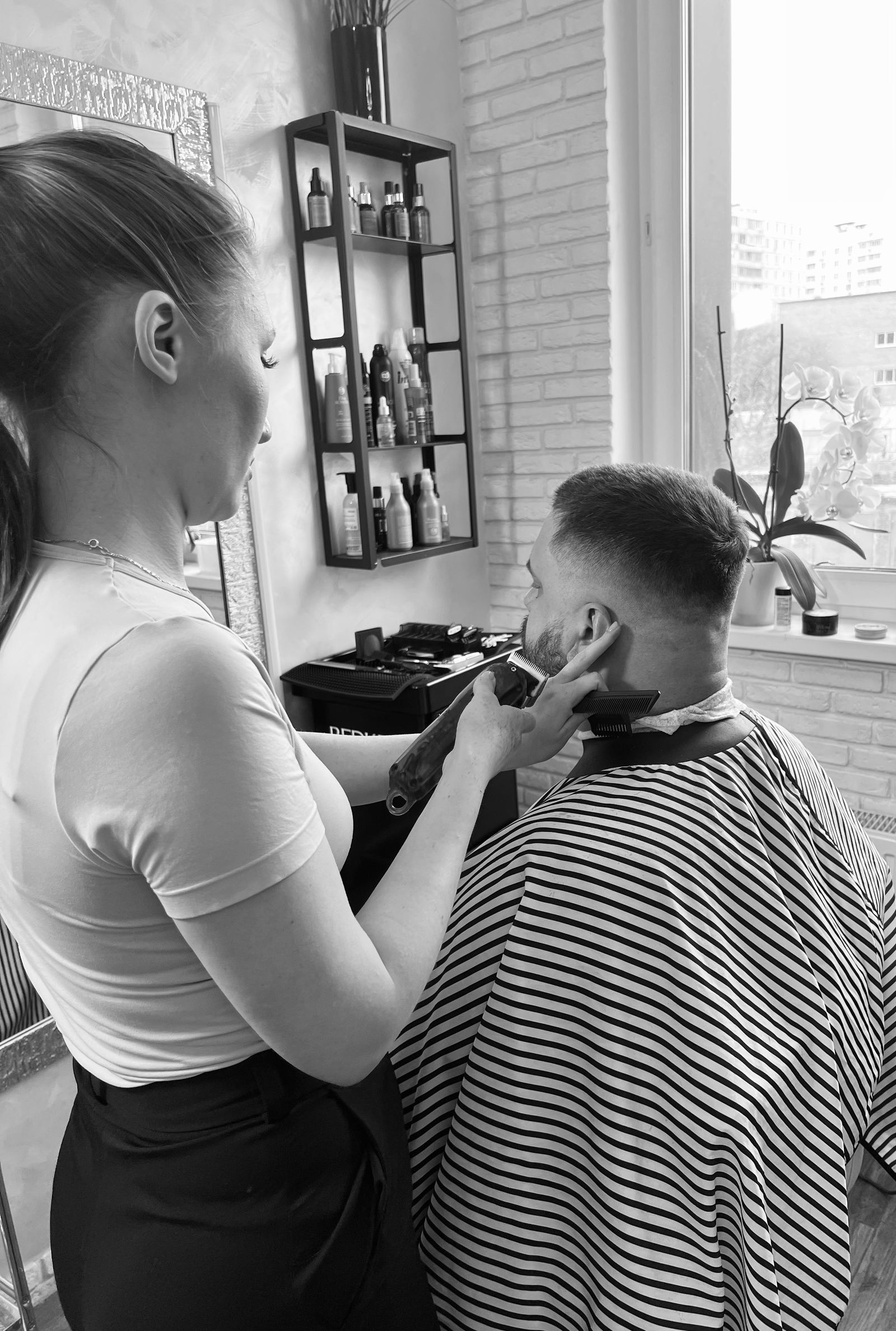 Мужская стрижка головы в Cut Diler
